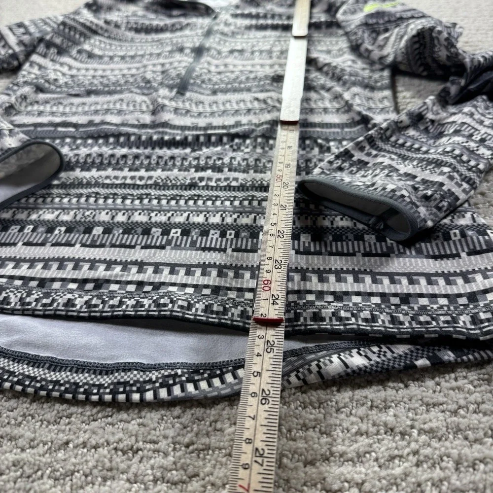 Nike Top Womens Medium Grey Stripes Geometric Pro Hyperwarm Half‎ Zip Pullover